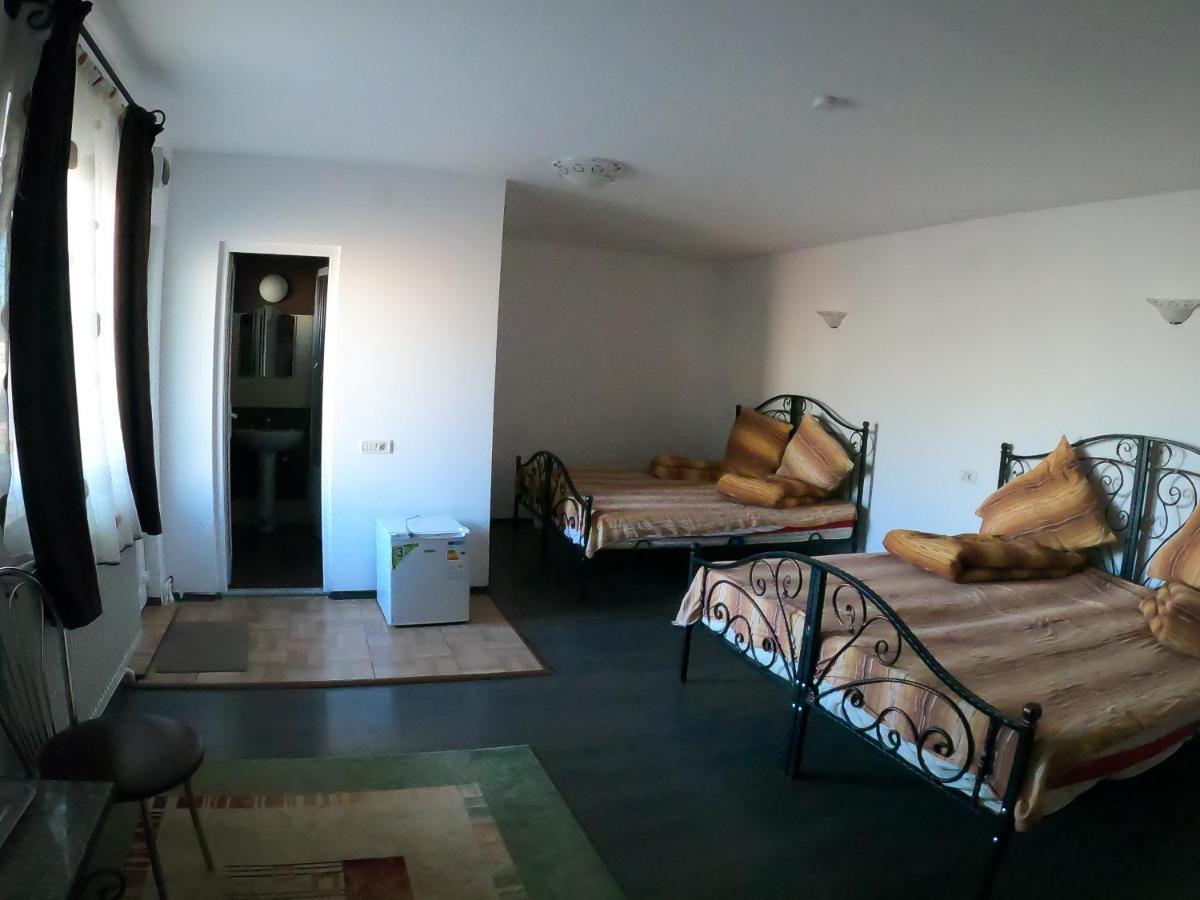 Motel Aris Meridian Karácsonkő Kültér fotó