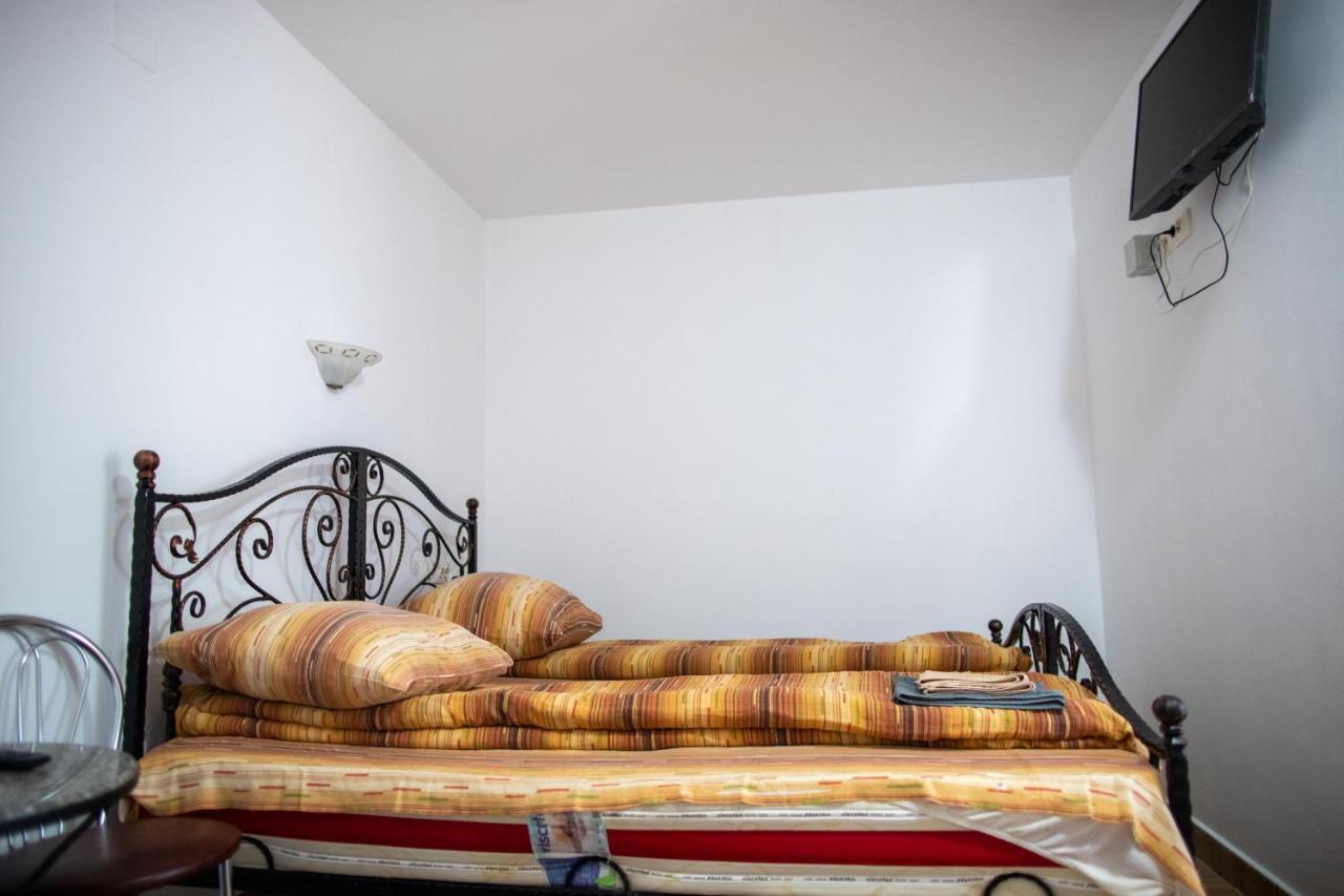 Motel Aris Meridian Karácsonkő Kültér fotó
