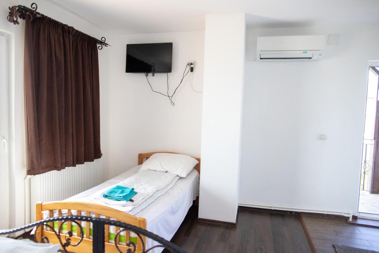 Motel Aris Meridian Karácsonkő Kültér fotó