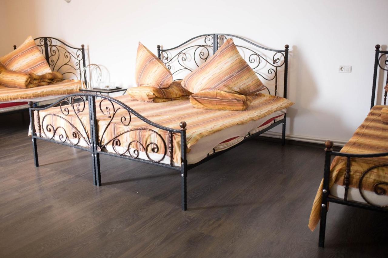 Motel Aris Meridian Karácsonkő Kültér fotó